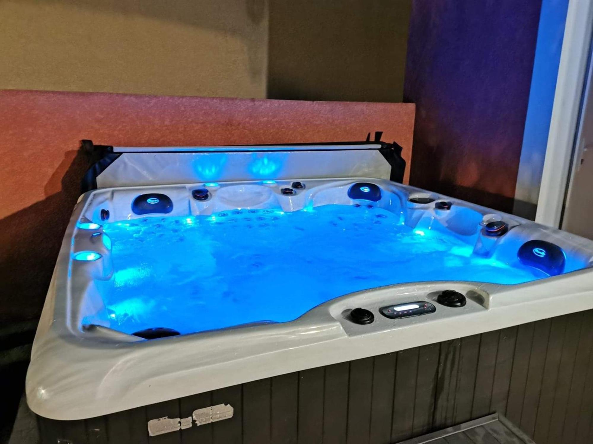 Villa Elegante A Carcassonne Avec Jardin Et Jacuzzi 外观 照片