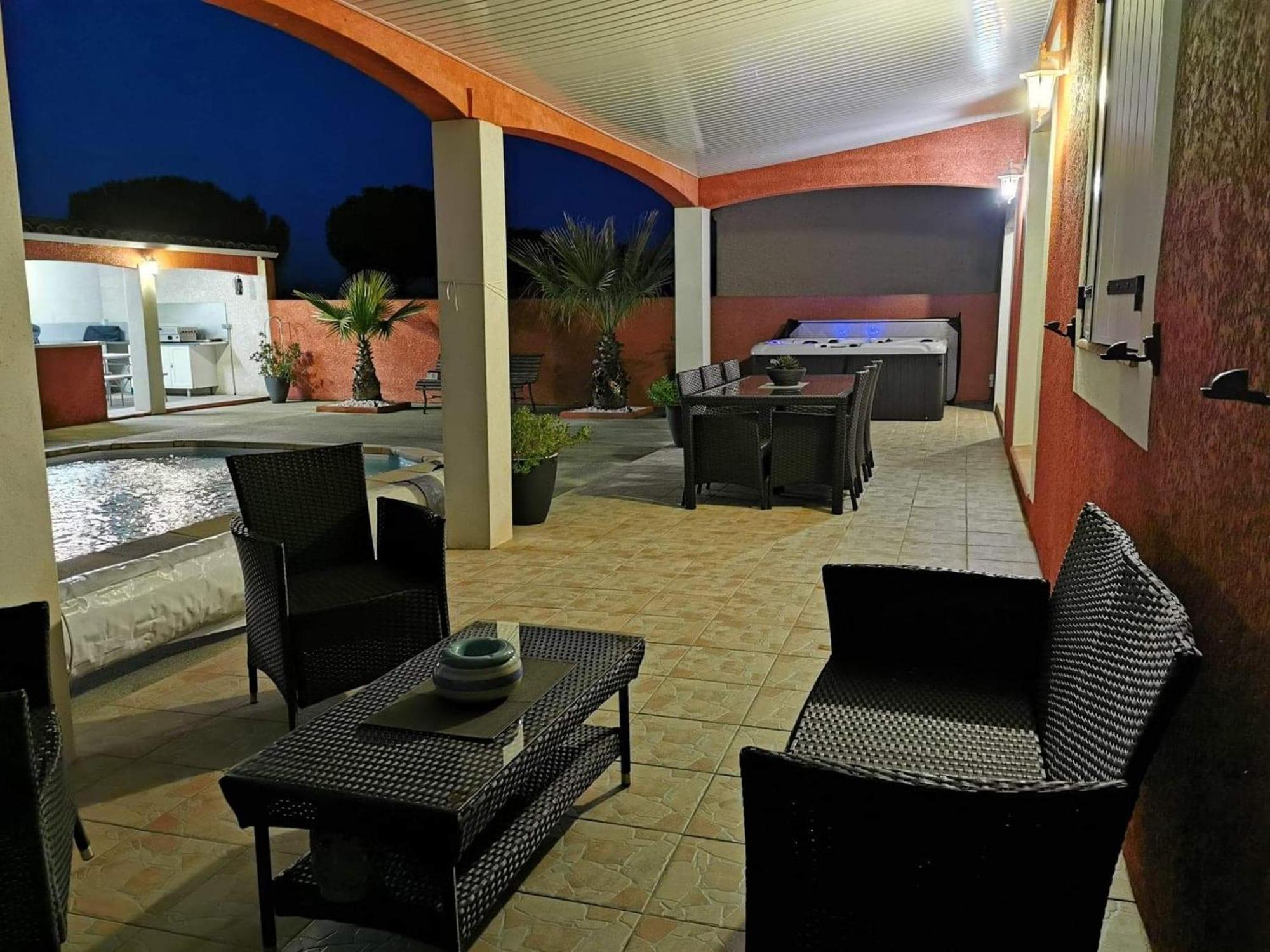 Villa Elegante A Carcassonne Avec Jardin Et Jacuzzi 外观 照片